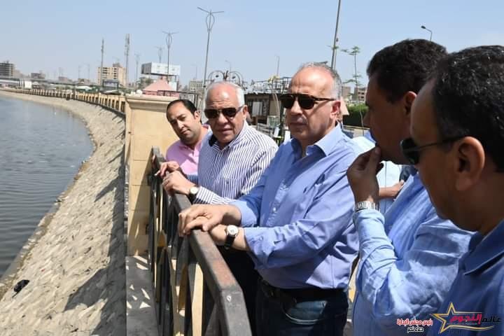 سويلم يتفقد أعمال تطهير الترع والمصارف وحالة الكبارى بمحافظة الجيزة