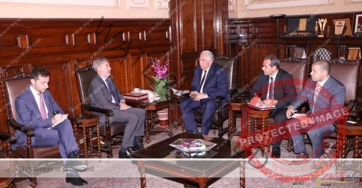 وزير الزراعة يبحث مع السفير الإيطالي بالقاهرة سبل تعزيز الاستثمارات الزراعية الإيطالية في جمهورية مصر العربية