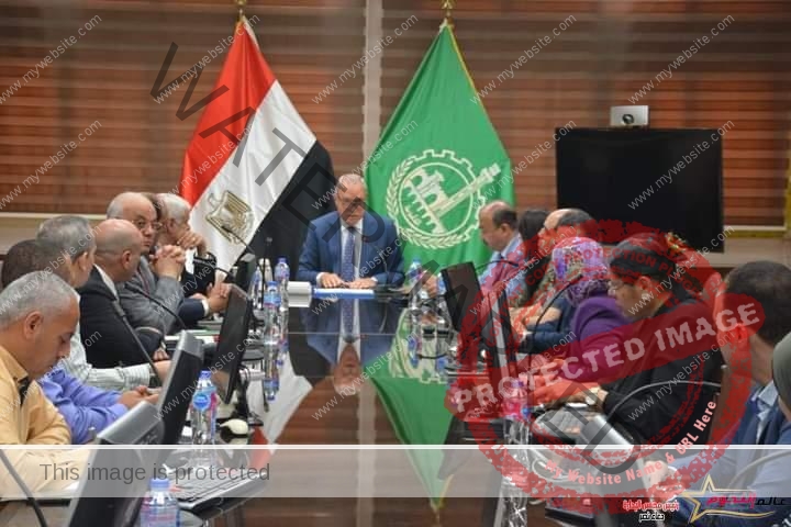 الهجان يعقد إجتماعا مع عدد من أعضاء مجلس النواب لمناقشة خطة المحافظة 2023/2024 