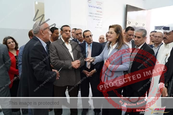 وزيرة التخطيط والتنمية الاقتصادية تتفقد منطقة الورش الحرفية بالعريش خلال زيارتها اليوم لشمال سيناء