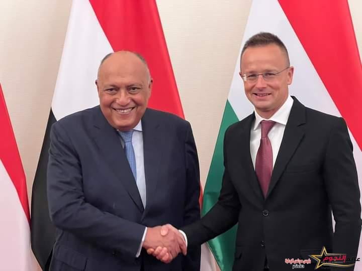 وزير الخارجية يجري مباحثات مع وزير خارجية المجر ببودابست