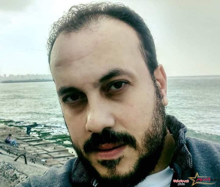 عالم النجوم تنعي الفنان مصطفى عبد الفتاح في والدته