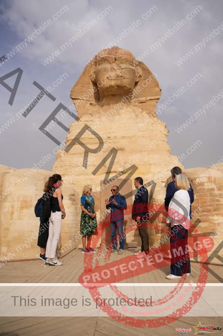 جيل بايدن تزور منطقة أهرامات الجيزة الأثرية