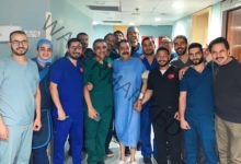 الظهور الاول للفنان طارق عبد العزيز بعد إجراء جراحة قسطرة القلب