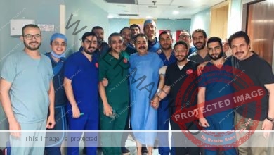الظهور الاول للفنان طارق عبد العزيز بعد إجراء جراحة قسطرة القلب