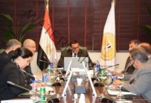 آمنة يتابع مع رئيس اتحاد الصناعات المصرية الموقف التنفيذي لمبادرة "شغلك في قريتك"