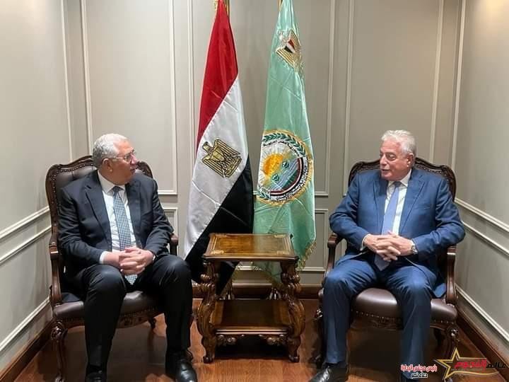وزير الزراعة يبحث مع محافظ جنوب سيناء دعم الاستثمار الزراعي وتلبية احتياجات المواطنين من الخدمات الزراعية