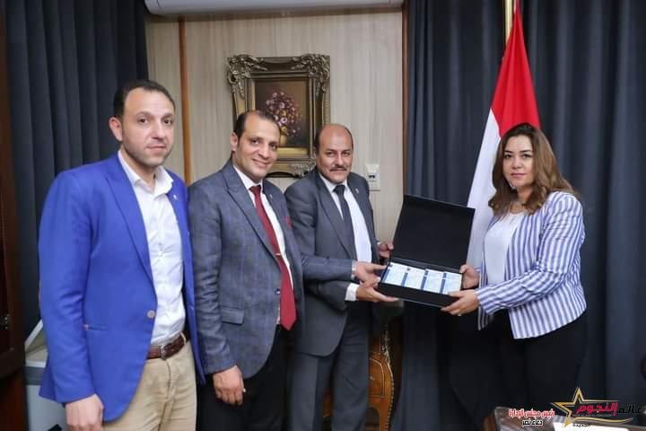 محافظ دمياط تشيد بجهود البنك الزراعى المصرى للمشاركة المجتمعية