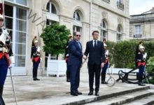السيسي يلتقي مع الرئيس الفرنسي إيمانويل ماكرون بقصر الإليزيه