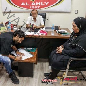 رسميًا … الاهلي يعلن تجديد تعاقده مع حسين الشحات لمدة 3 مواسم