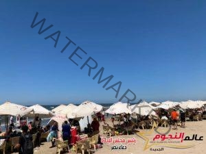 شاطئ بورسعيد كامل العدد في ثاني أيام عيد الأضحي المبارك واقبال كبير من المواطنين