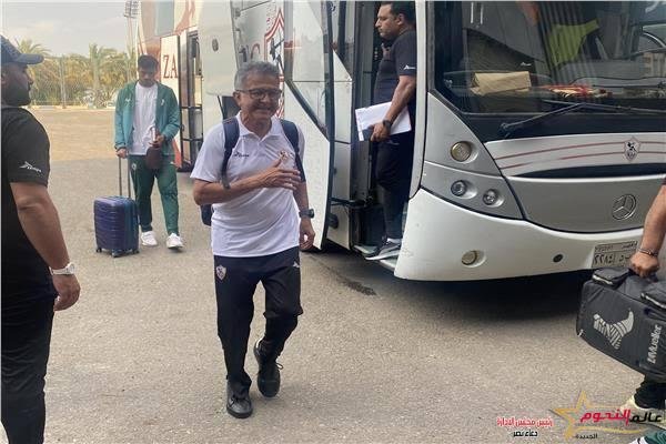 وصول حافلة الزمالك استاد القاهرة استعدادًا لمواجهة الاتحاد السكندري