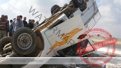 مصرع شخص إثر انقلاب سيارة نقل أعلى الطريق الصحراوي بمنطقة أطفيح