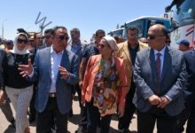 محافظ الإسكندرية يستقبل وزيرة البيئة ويتفقدا اصطفاف معدات شركة نهضة مصر للخدمات البيئية
