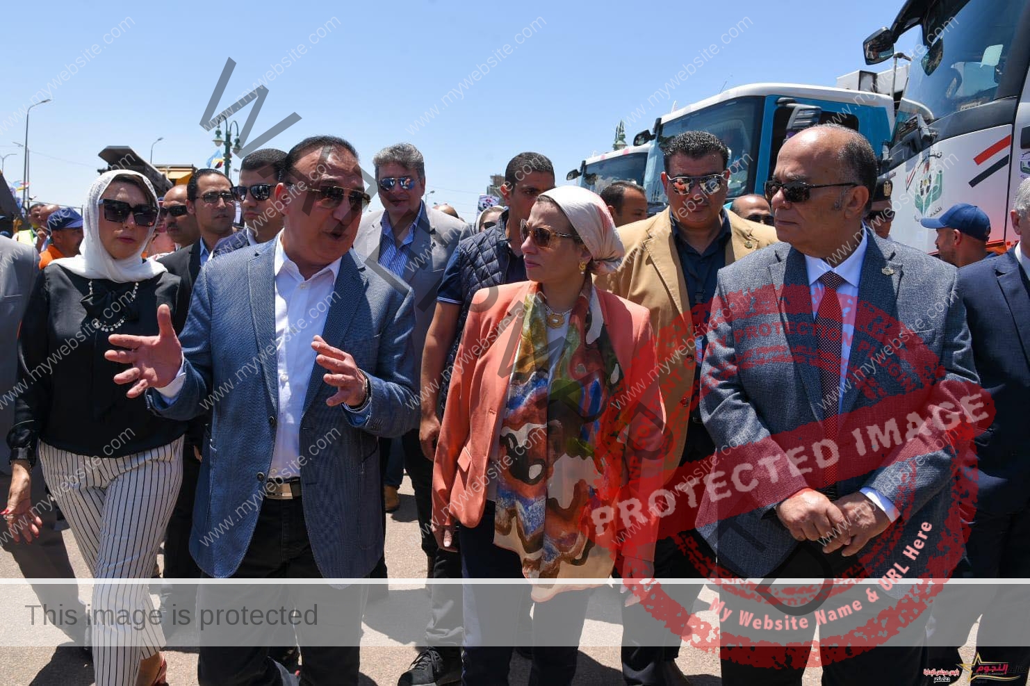 محافظ الإسكندرية يستقبل وزيرة البيئة ويتفقدا اصطفاف معدات شركة نهضة مصر للخدمات البيئية