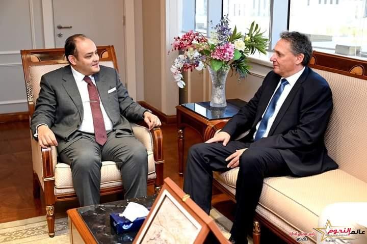 سمير: فرص متميزة أمام شركات السيارات العالمية لتوطين صناعة السيارات الكهربائية في السوق المصري 1 سمير: فرص متميزة أمام شركات السيارات العالمية لتوطين صناعة السيارات الكهربائية في السوق المصري