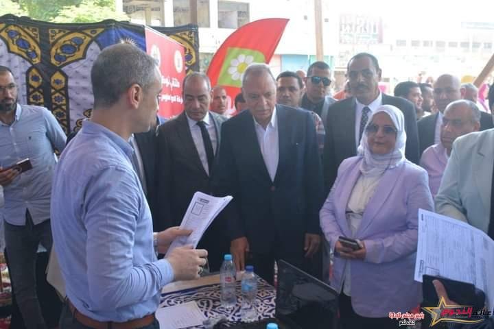 الهجان يفتتح ملتقى توظيف بنادي المؤسسة العمالية لتوفير 3 آلاف فرصة عمل للشباب 