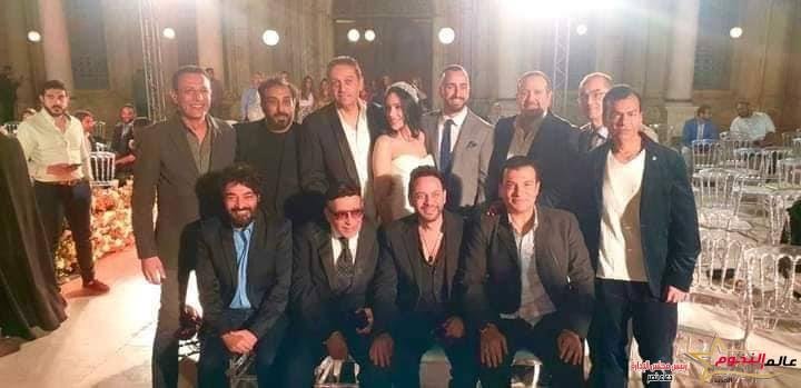 آخر صور للفنان علاء عبد الخالق قبل وفاته في حفل زفاف ابنته