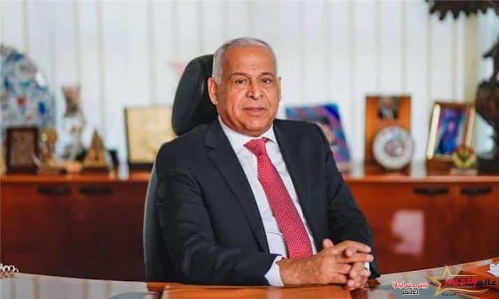 صدق أو لا تصدق .. فرج عامر يحمل كل عضو بسموحة 6 آلاف جنيه للإصلاح الزراعي