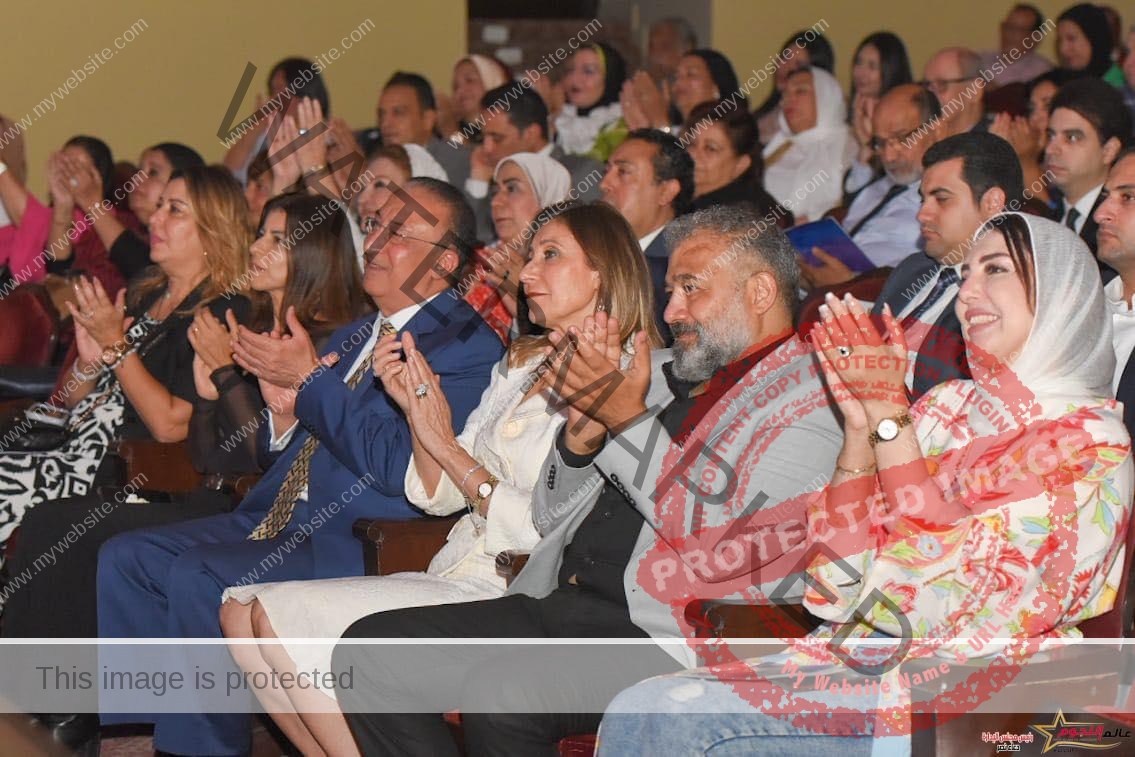 محافظ الإسكندرية ووزيرة الثقافة يفتتحان المهرجان الصيفي للموسيقى والغناء لدار الأوبرا 