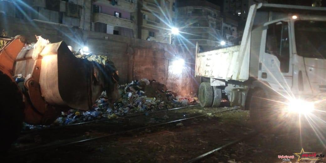 محافظ الإسكندرية يوجه بإزالة كافة المخلفات المتراكمة على حرم السكة الحديد
