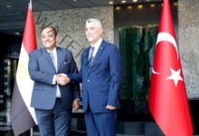 وزير التجارة ونظيره التركي يتفقان على خارطة طريق لتعزيز العلاقات الاقتصادية الثنائية