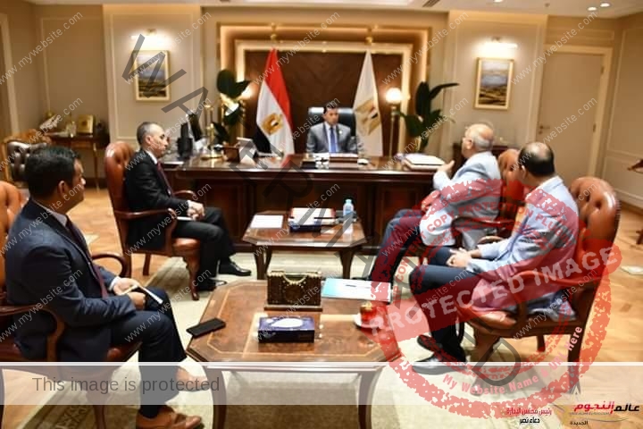 صبحي يلتقي رئيس الاتحاد المصري للرماية بمقر الوزارة بالحي الحكومي بالعاصمة الإدارية الجديدة