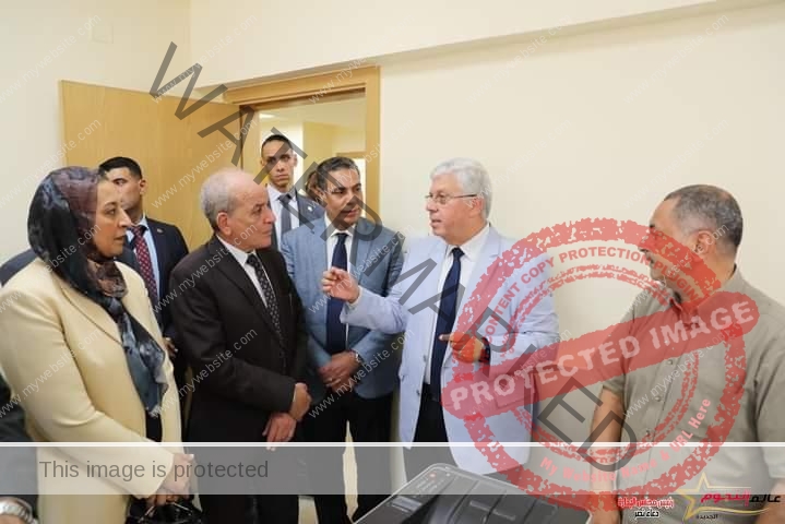 وزير التعليم العالي يتفقد أعمال مكتب التنسيق الرئيسي بجامعة عين شمس 
