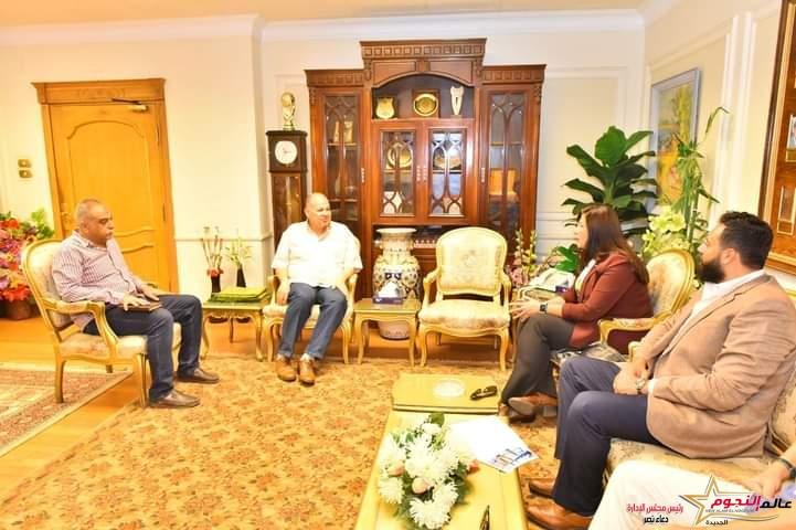 محافظ أسيوط يلتقى مسئولى مبادرة "فيرى نايل" المدعومة من سيمكس بهدف تنظيف نهر النيل من المخلفات