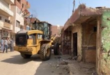 محافظ أسوان يتابع جهود إزالة 31 محل تجاري بمحيط مول حورس بإدفو