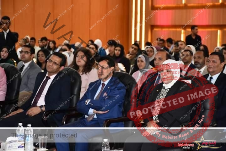 وزير الشباب والرياضة يشهد حفل تكريم الفائزين في مسابقة العهد