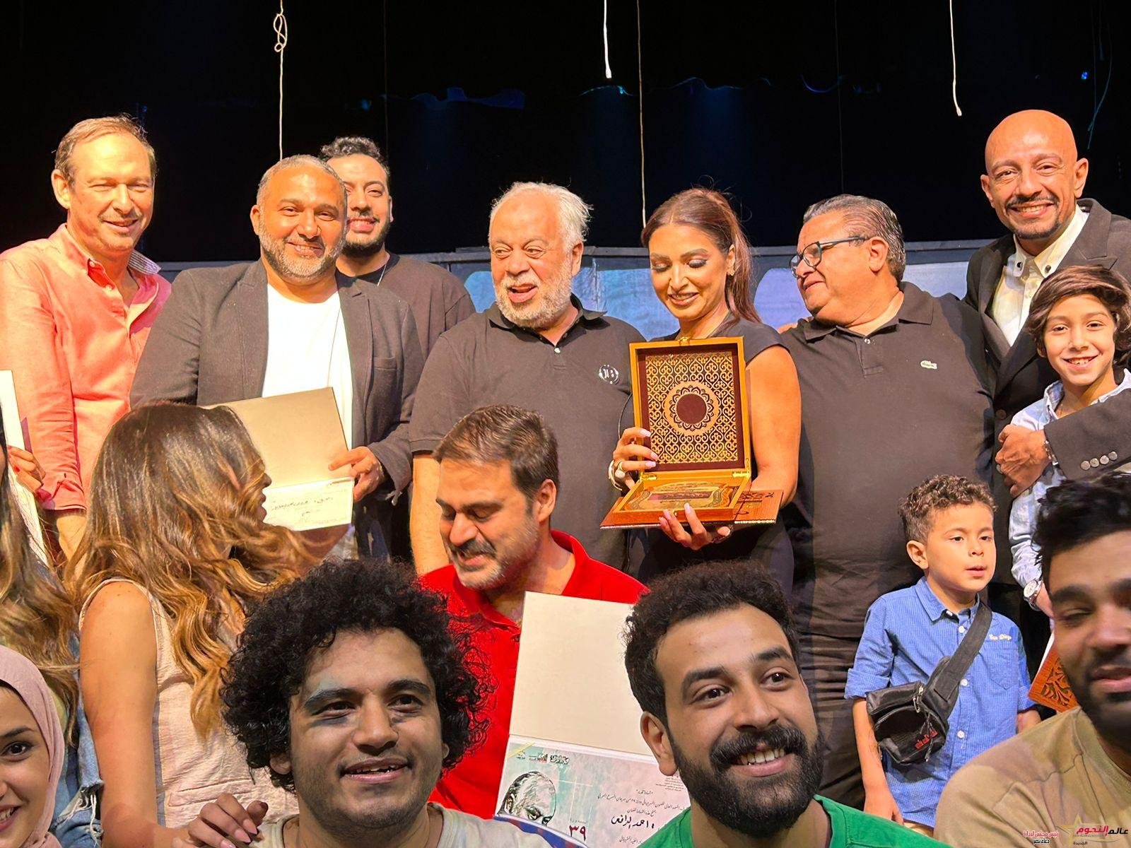 بعدسة "ايهاب عمر".. تكريم نجوم مسلسل "ستهم" بالمعهد العالي للفنون المسرحية