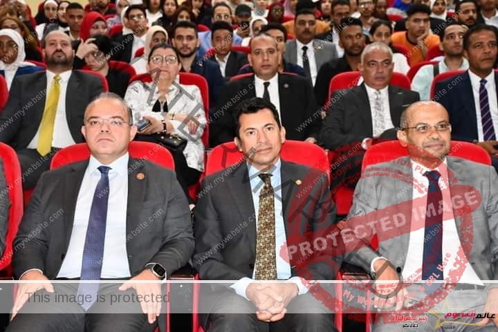 صبحي ورئيس هيئة الرقابة المالية يشهدون انطلاق قمة الشمول الرقمي والمالي للشباب
