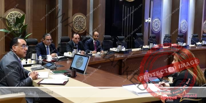 رئيس الوزراء يتابع مع وزيرة الهجرة عدداً من التيسيرات والمُحفزات المقدمة للمصريين بالخارج