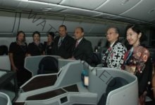 وزير الطيران والسفير الياباني بالقاهرة يشهدا مراسم الاحتفال بإعادة تشغيل أولى رحلات «مصر للطيران» إلى طوكيو