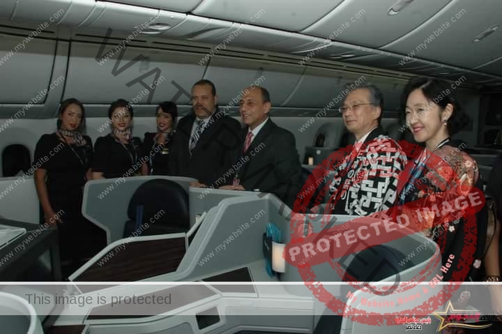 وزير الطيران والسفير الياباني بالقاهرة يشهدا مراسم الاحتفال بإعادة تشغيل أولى رحلات «مصر للطيران» إلى طوكيو