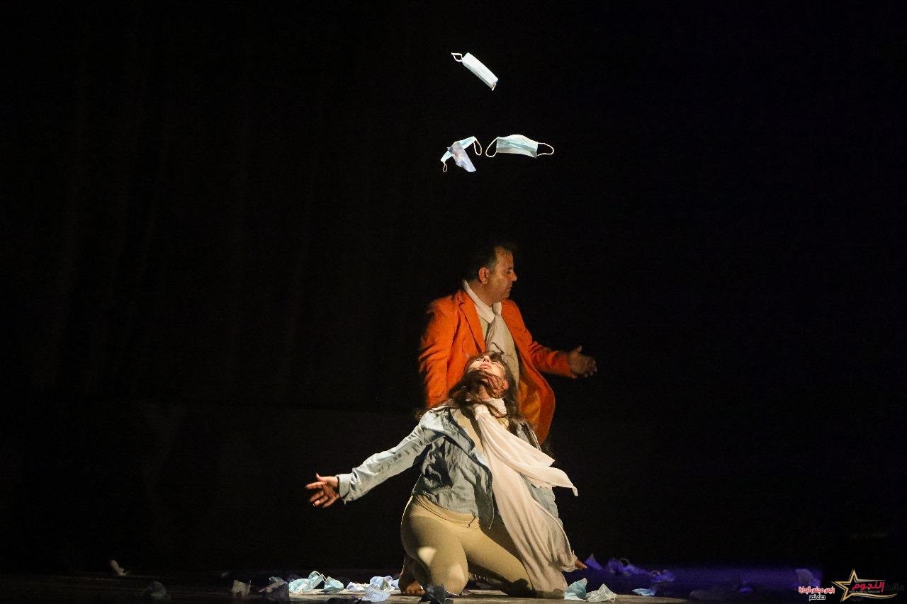 بالصور ..العرض الاردني "فاصل زمني" يناقش عدد من القضايا في مهرجان الإسكندرية المسرحي الدولي