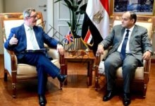وزير التجارة والصناعة يلتقي المبعوث التجاري لرئيس الوزراء البريطاني إلى مصر