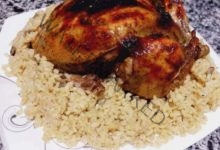 طريقة تحضير دجاج محشي بالأرز والكبد والقوانص من مطبخ عالم النجوم