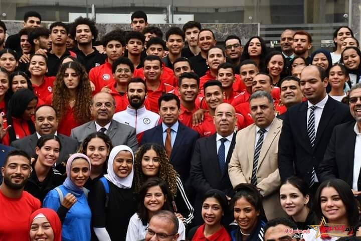 وزير الشباب والرياضة يُعلن تفاصيل زيادات مكافآت الرياضيين 1 وزير الشباب والرياضة يُعلن تفاصيل زيادات مكافآت الرياضيين