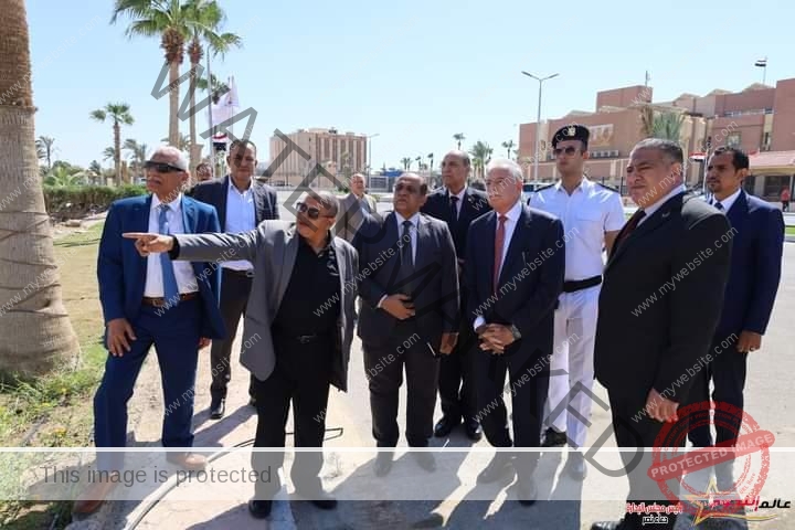 محافظ جنوب سيناء يتفقد حديقة الزهور بطور سيناء ويوجه بتطويرها وتوسعة ميدان النصب التذكاري