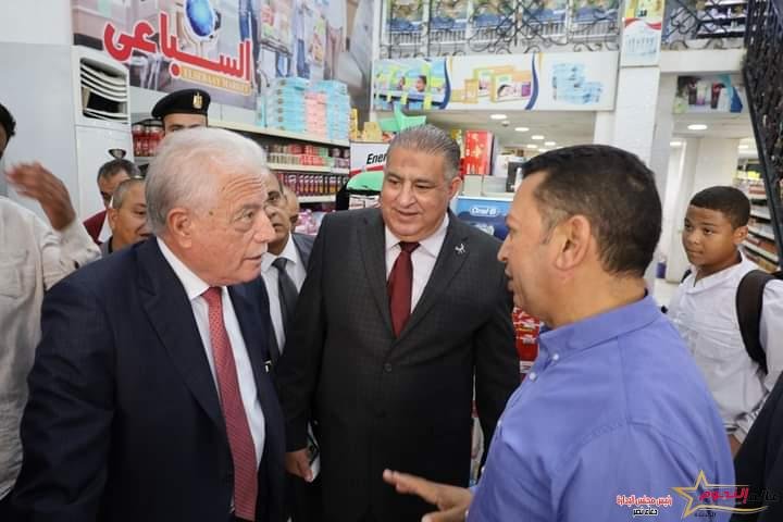 محافظ جنوب سيناء يتابع تنفيذ مبادرة تخفيض اسعار السلع الغذائية بمدينة طور سيناء