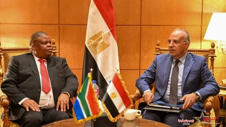 الدكتور سويلم يلتقى نائب وزير المياه والصرف الصحي بجمهورية جنوب افريقيا