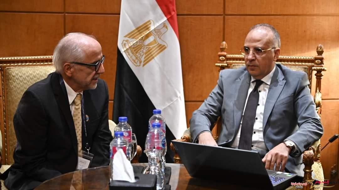 د. سويلم يلتقى مدير معهد البحر الأبيض المتوسط للمياه على هامش إسبوع القاهرة السادس للمياه