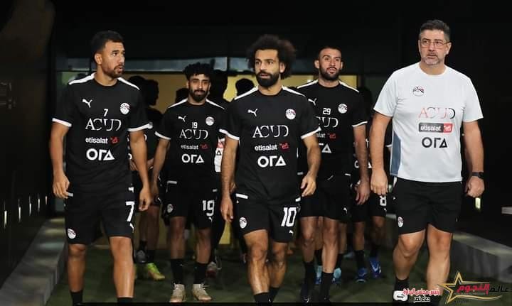 منتخب مصر يختتم تدريباته استعداداته لمواجهة الجزائر وديا غداً 