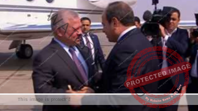 الرئيس السيسي يستقبل العاهل الأردني بمطار القاهرة الدولي
