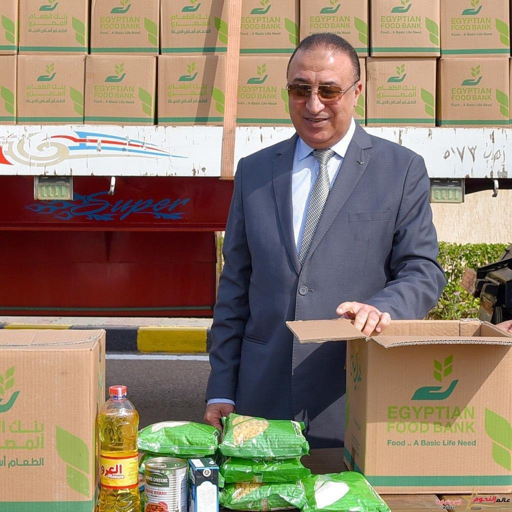 محافظ الإسكندرية يتفقد قافلة بنك الطعام المصري لدعم أهالي بشاير الخير