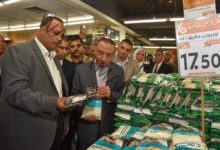 محافظ الإسكندرية يتابع تنفيذ مبادرة رئيس مجلس الوزراء بتخفيض أسعار السلع الأساسية 