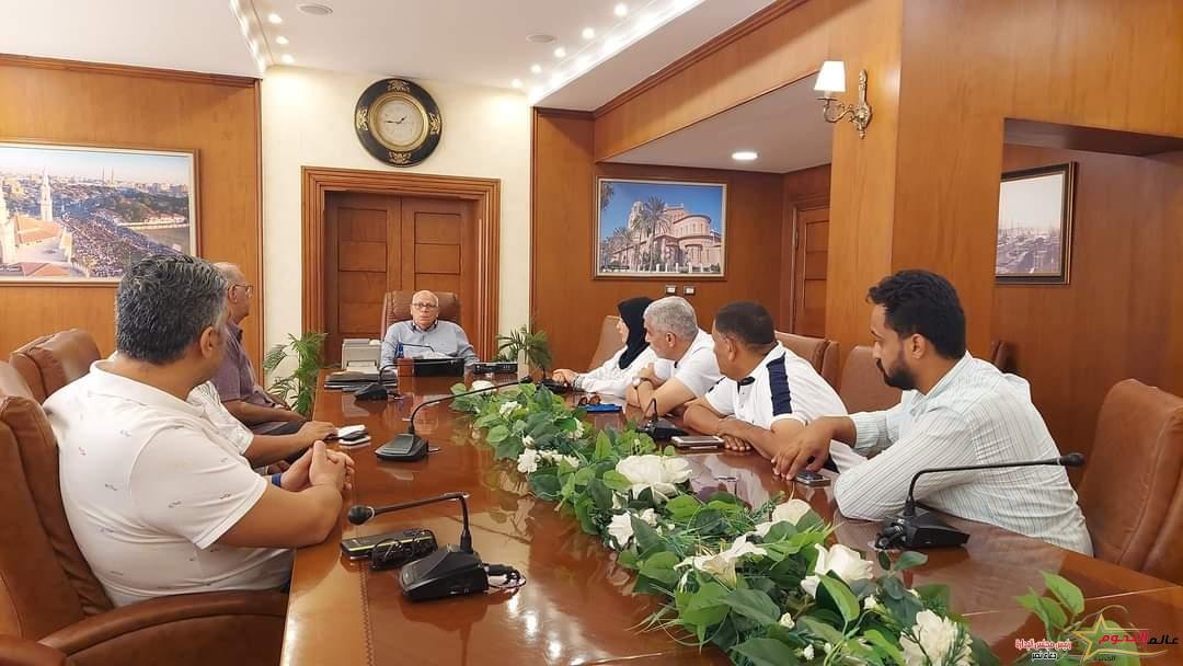 محافظ بورسعيد يتابع سير أعمال إنشاء مجمع الصناعات المغذية جنوب بورسعيد