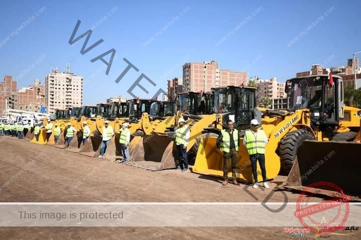 وزير التنمية المحلية ومحافظ الدقهلية يشهدان اصطفاف المعدات الهندسية